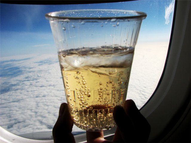 алкоголь в самолете