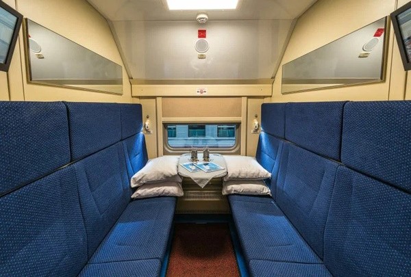 Билеты в вагон СВ на поезд Таврия