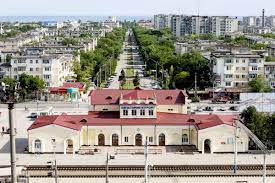 Вокзал отправления поезда Таврия в Санкт-Петербург из Евпатории