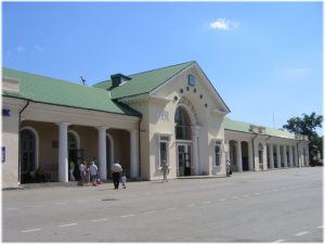 Вокзал отправления поезда Таврия в Москву из Феодосии