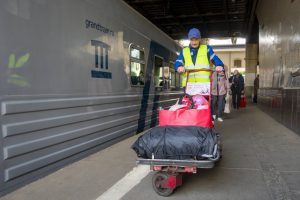 Билеты в Крым на поезд Таврия и заказ услуги носильщиков