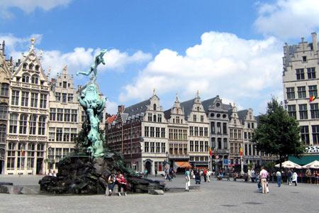 Бронирование отелей в Антверпене