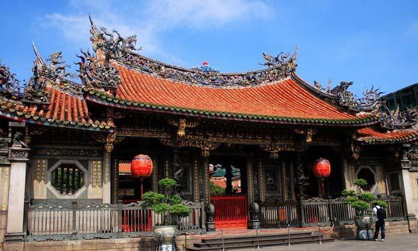 Храм драконовой горы-Луньшаньсы