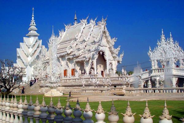храм Ват Ронг Кхун