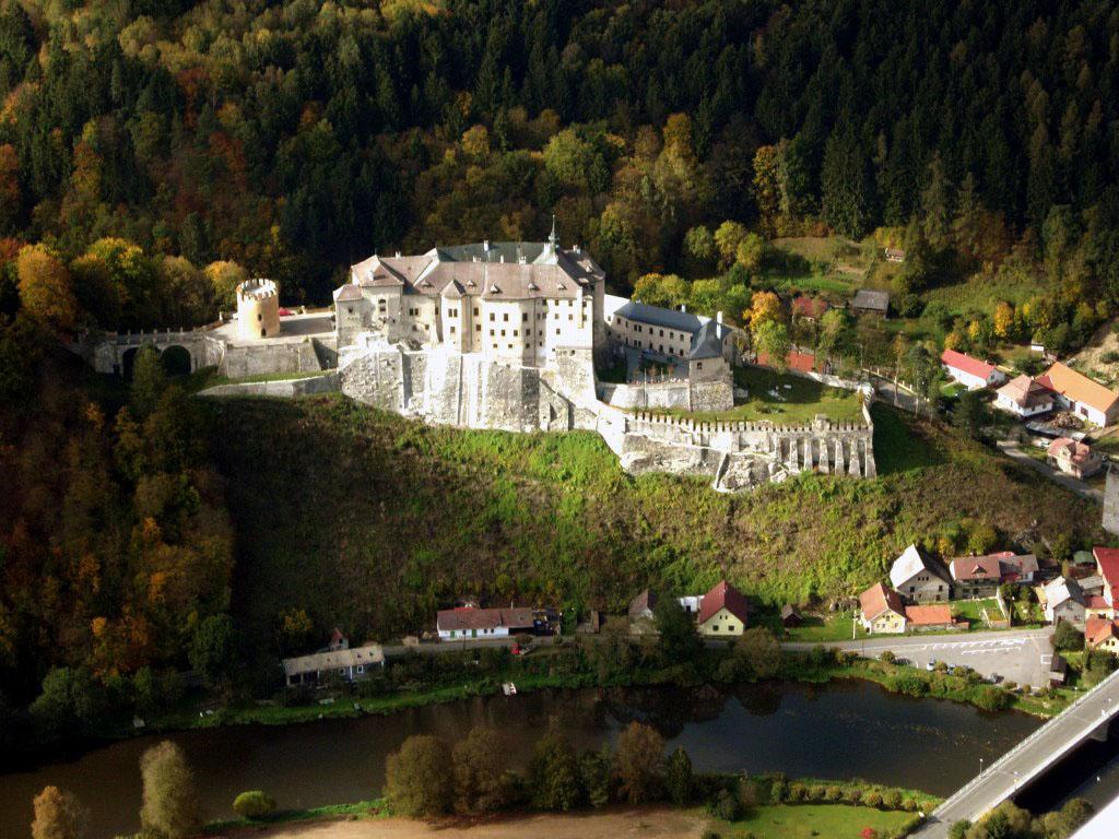Готический замок Чешски Штенберк 